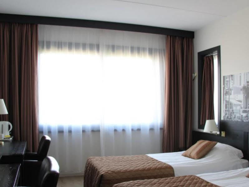 Bastion Hotel Roosendaal Bagian luar foto